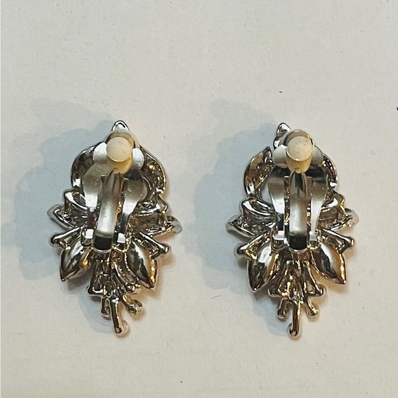 Statement silver plated necklace and clip on earrings set w/lavendar crystals - Picture 9 of 14